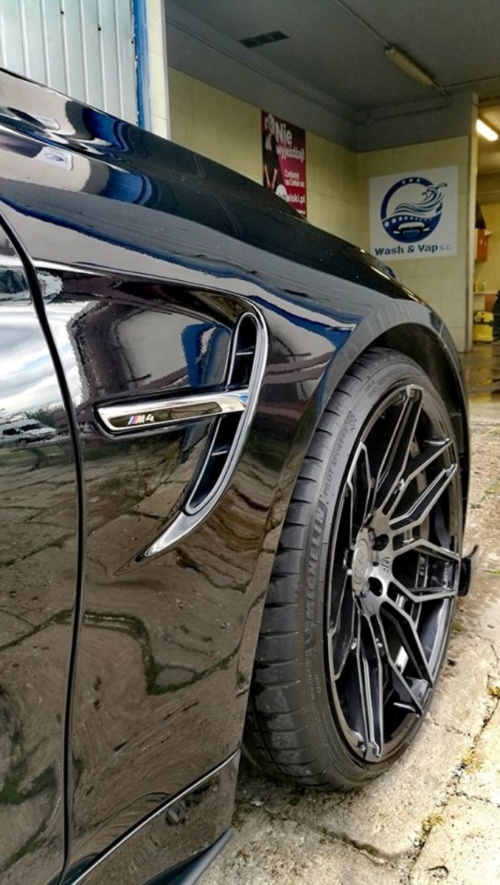 BMW M4 - mycie detailingowe + ochrona woskiem